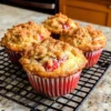 Erdbeer-Rhabarber-Muffins mit Streusel